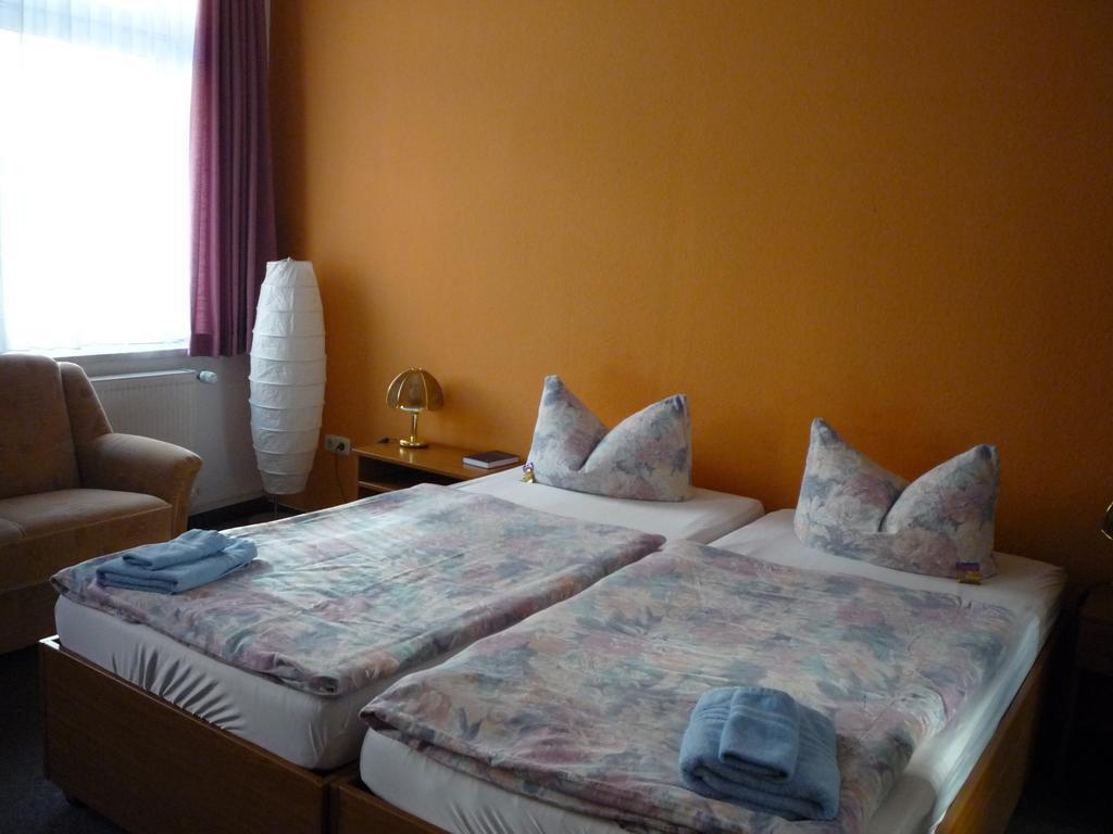 Gasthof & Pension Hause Halle  Rum bild