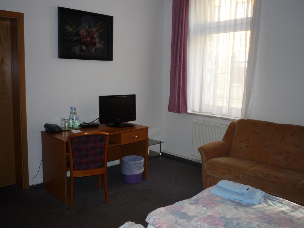 Gasthof & Pension Hause Halle  Rum bild