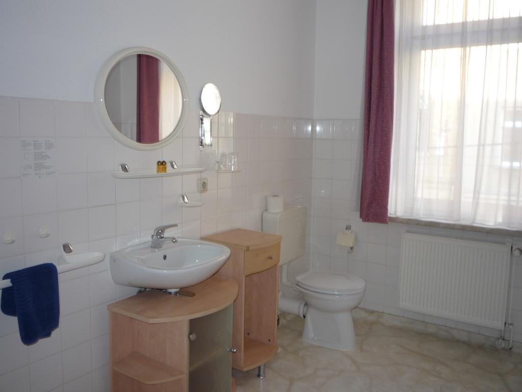 Gasthof & Pension Hause Halle  Rum bild