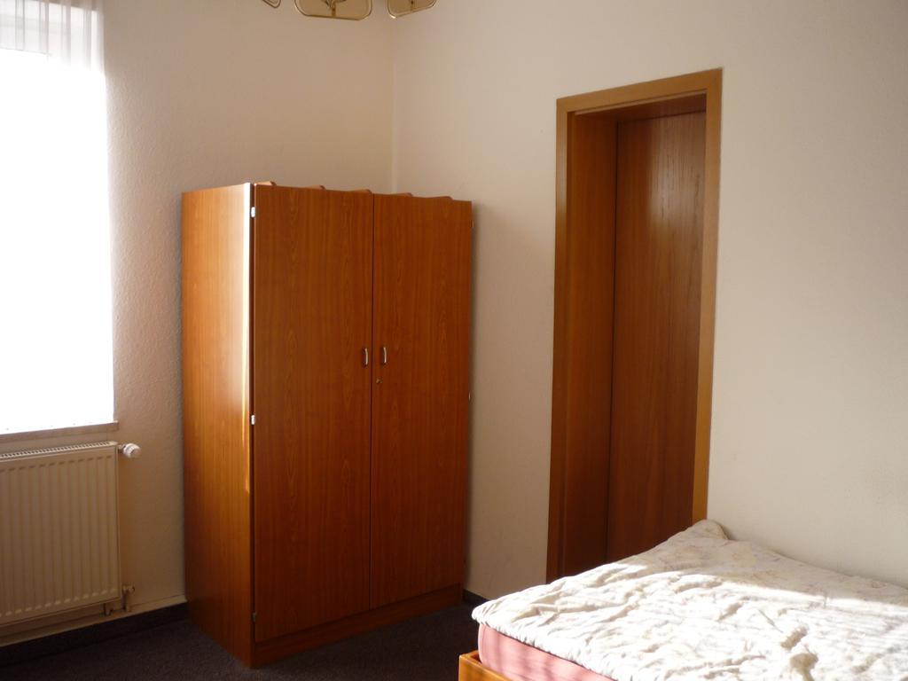 Gasthof & Pension Hause Halle  Rum bild
