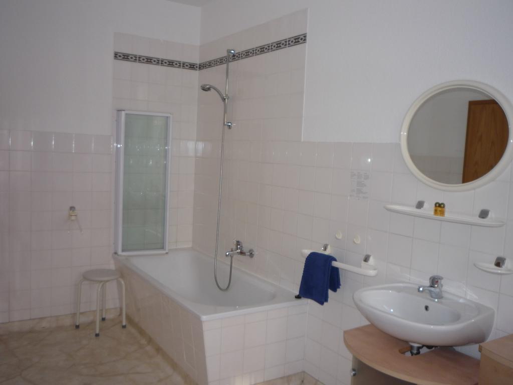 Gasthof & Pension Hause Halle  Rum bild